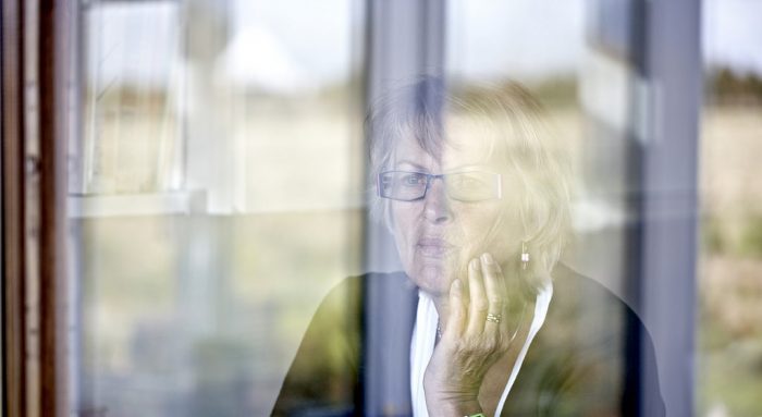 Flere kommuner sætter fokus på ensomhed blandt ældre