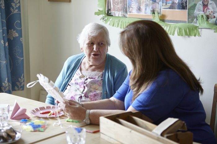 Ældre Sagen er bekymrede for reducering af tilsyn på plejehjem