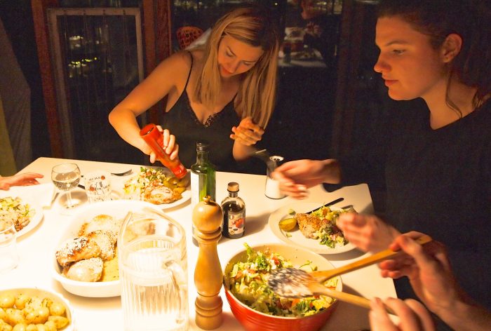 Fællesspisning blandt unge sætter mere varieret kost på bordet