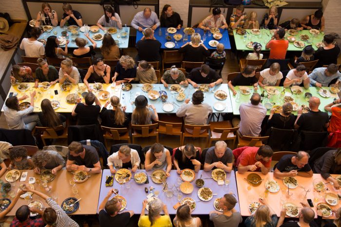 Radio: Fællesspisning hitter i København