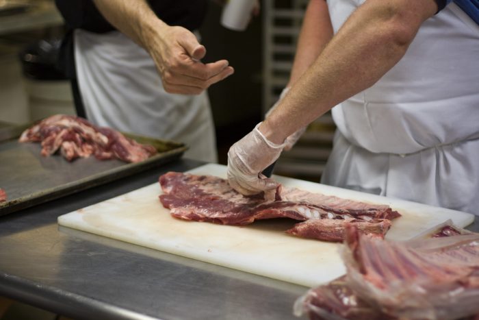 Papirarbejde skræmmer slagtere fra at åbne butikker