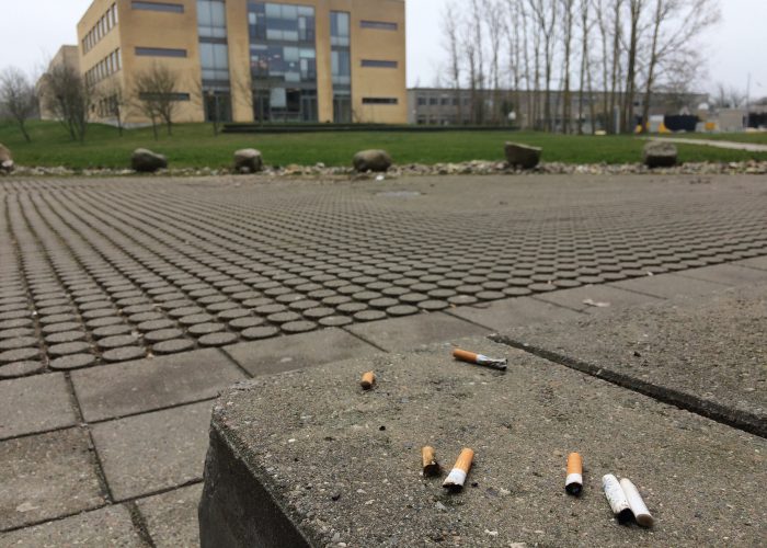 Studerende: »De mange cigaretskodder på campus sender et forkert signal«