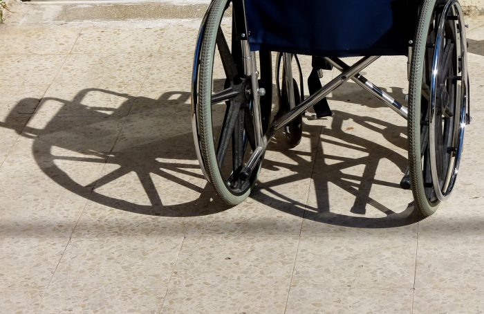 96-årig får kun én handicapkørsel om ugen: »Det er selvmodsigende«