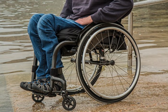 200 socialpædagoger mangler: Handicappede må vente på hospitalsbesøg