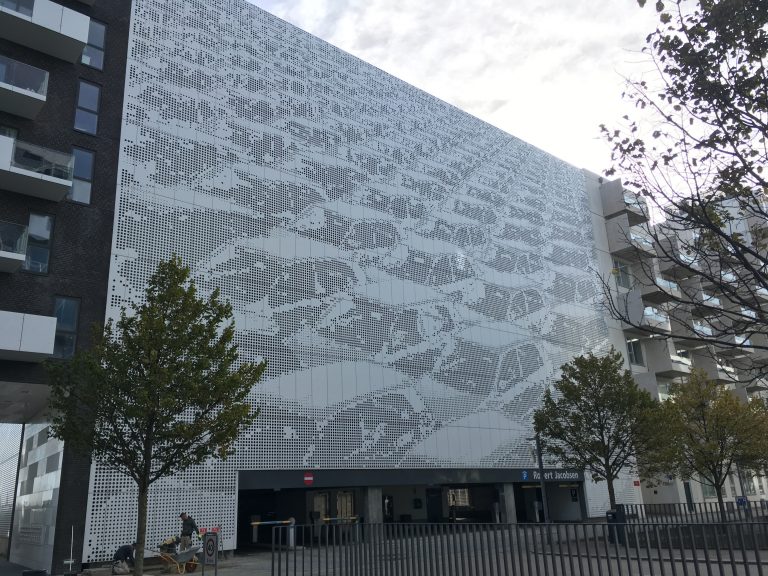 Ørestad: Slaget om de ekstremt dyre parkeringspladser raser