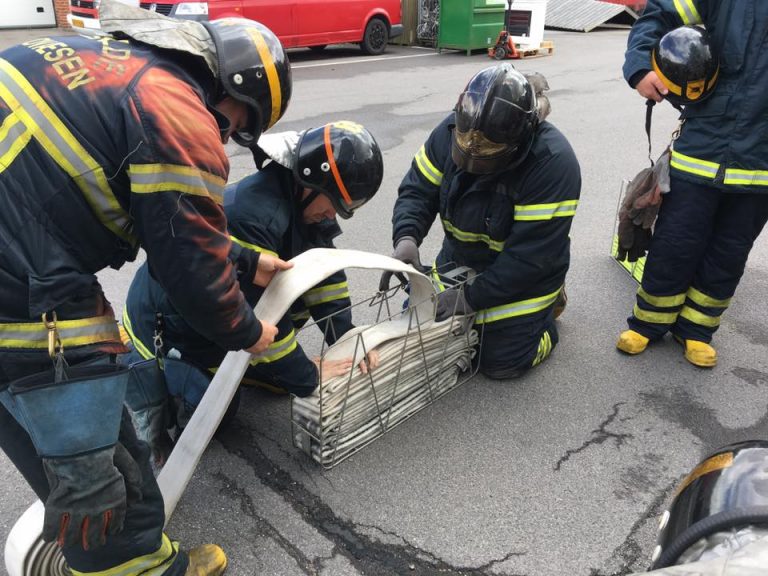 Krigsveteraner udskifter gevær med vandslange
