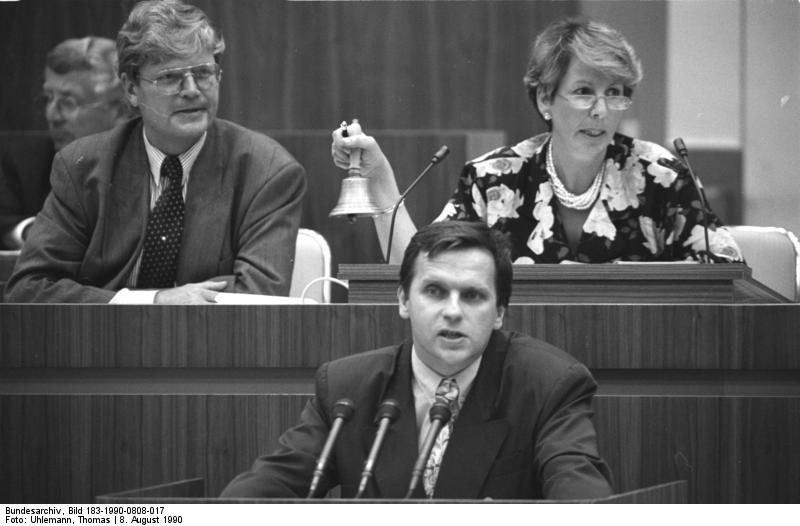 Günther Krause (CDU) vor Volkskammer