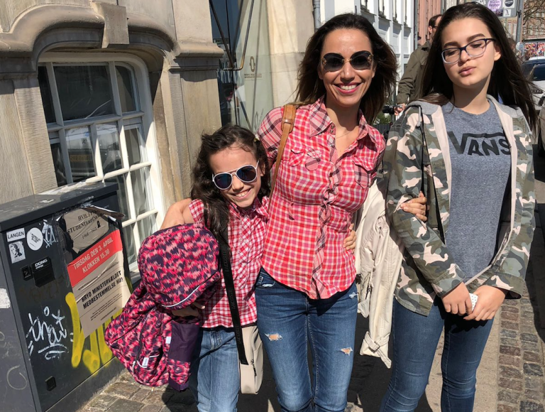 Kommunefejl splitter familie: Mor sendes retur til Brasilien