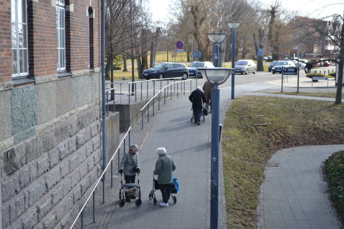 Hvor meget selvbestemmelse har de ældre over deres sygdomsbehandling?