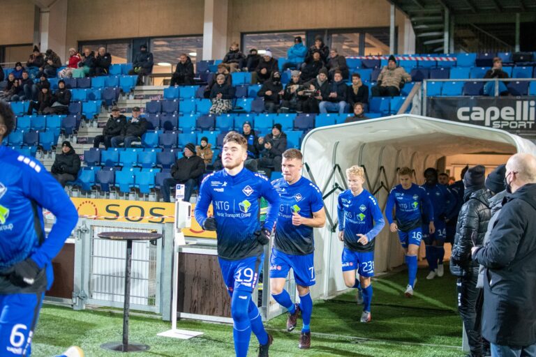 HB Køge-fans glæder sig: Nu skal de igen se bold fra tilskuerpladserne