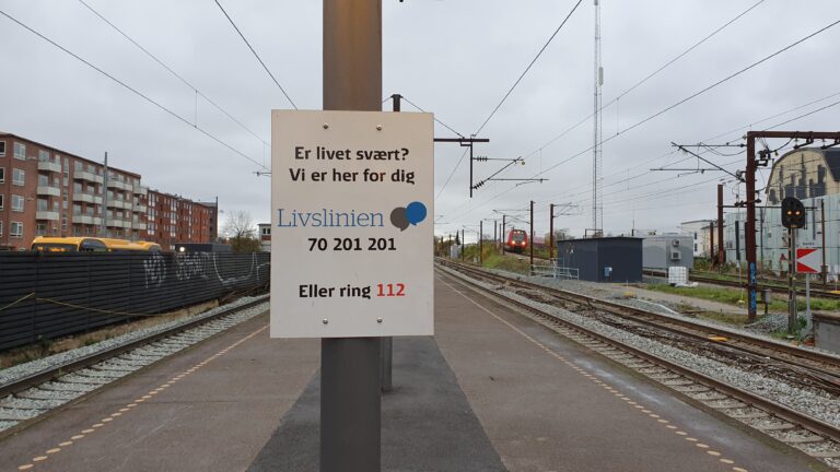 DSB: Flere stationer skal have selvmordsforebyggelse