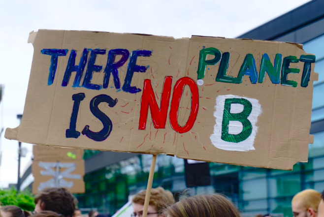 I 25 byer går folk på gaden med klima-krav til lokalpolitikerne