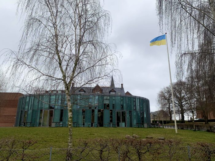 »Vi har så mange ressourcer«: Nordsjællandsk gymnasium samler ind til Ukraine