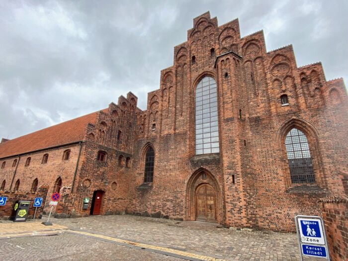 Sct. Mariæ Kirke i Helsingør slår dørene op for Drop-in dåb