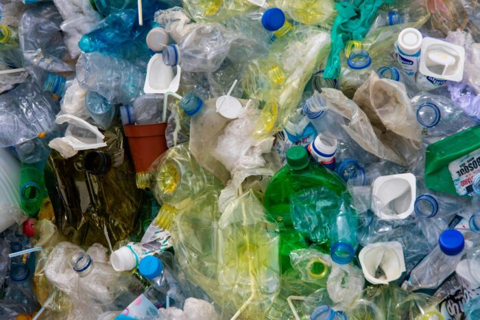 FN-traktat skal stoppe plastikforurening – men miljørigtige alternativer mangler