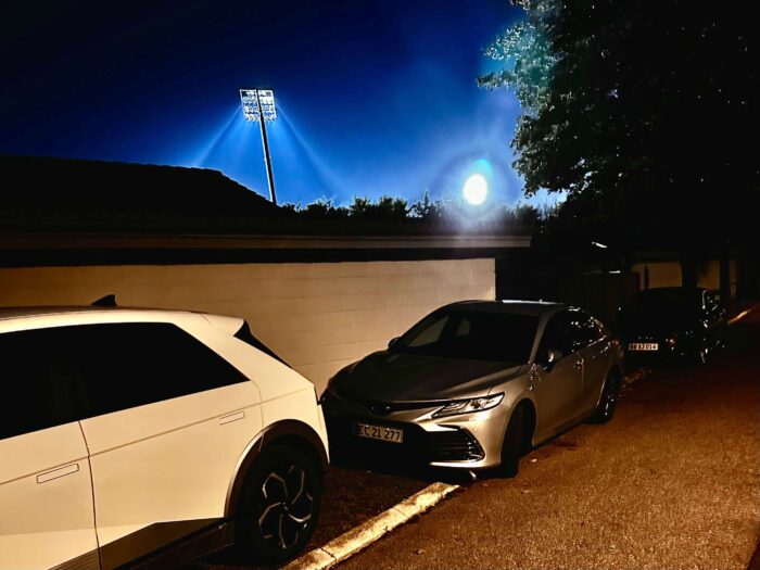 Beboere nær stadion er splittet over mangel på p-pladser: ”Bilerne generer mig grusomt”