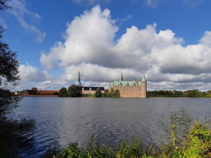 Fire år efter målsætning: Hillerøds almene boligbyggeri står helt stille