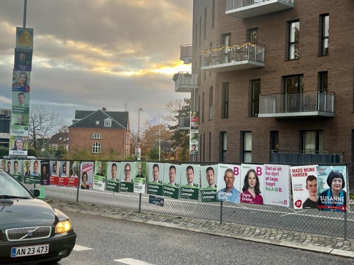 Forskning: Flere trafikuheld, når valgplakater hænger i gaderne