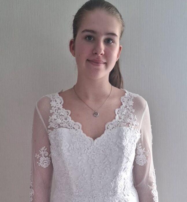 Taber kampen om konfirmanderne: De bedste kjoler sælges på digitale platforme